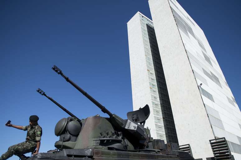 Exército Brasileiro em cerimônia de troca da bandeira em Brasília. 03/08/2014