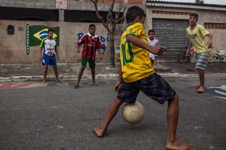 Um aplicativo de denúncias contra a violência infantil foi criado no Brasil para a Copa do Mundo e continua funcionando