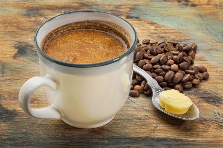 Misturar manteiga no café é a nova moda para consumir a bebida nos EUA