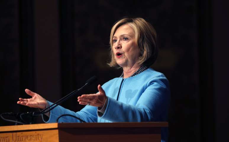 A ex-secretária de Estado dos EUA, Hillary Clinton, participa de palestra na Universidade de Georgetown, em Washington, em 03 de dezembro