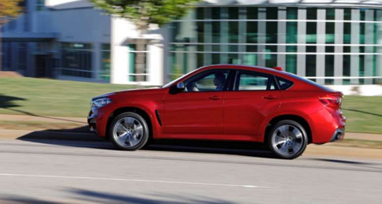 BMW X4 foi apresentado no Salão do Automóvel de São Paulo