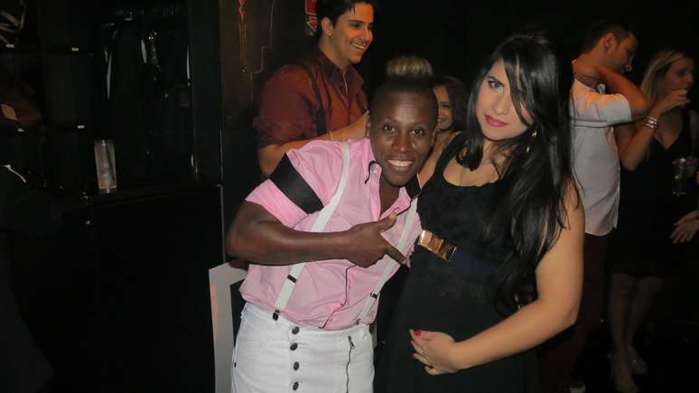 Famosos, como as g&ecirc;meas Pep&ecirc; e Nen&eacute;m, marcam presen&ccedil;a na festa de DH