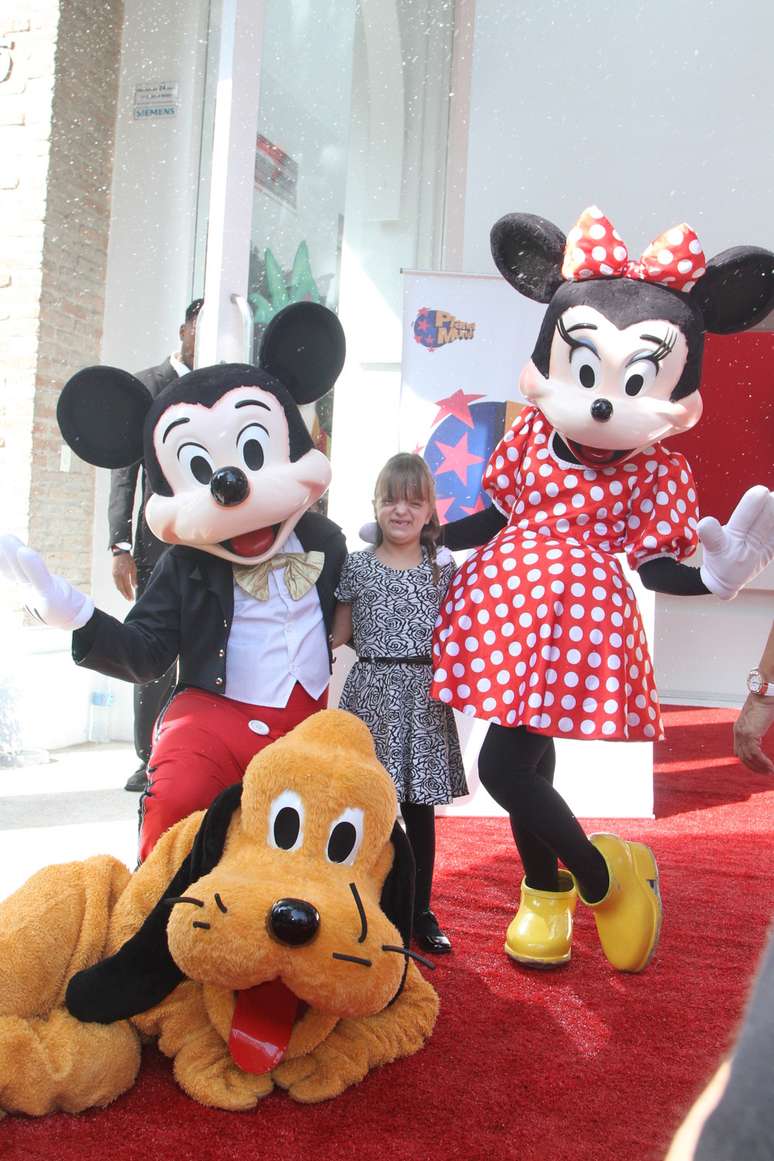 Ticiane Pinheiro e filha na festa de Rodrigo Faro