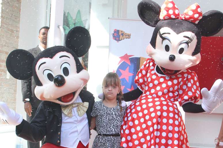 Ticiane Pinheiro e filha na festa de Rodrigo Faro