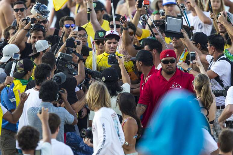 <p>Gabriel Medina entrou para a história do Brasil ao faturar o título mundial no ano passado</p>