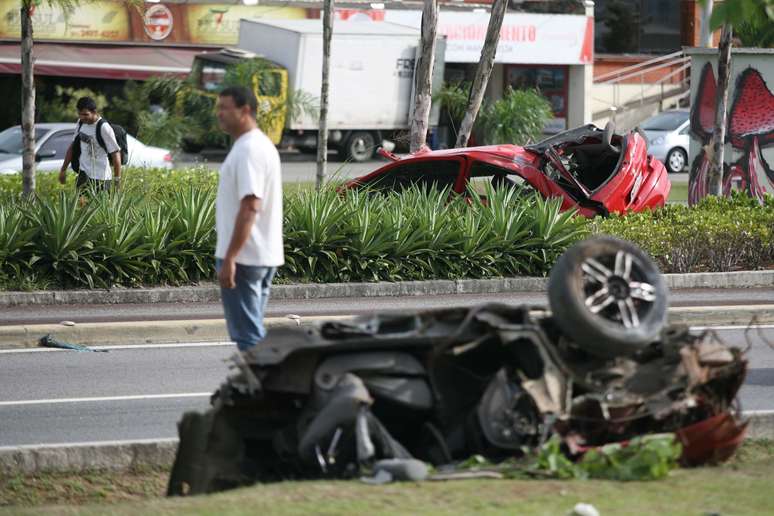 A via foi interditada após o acidente