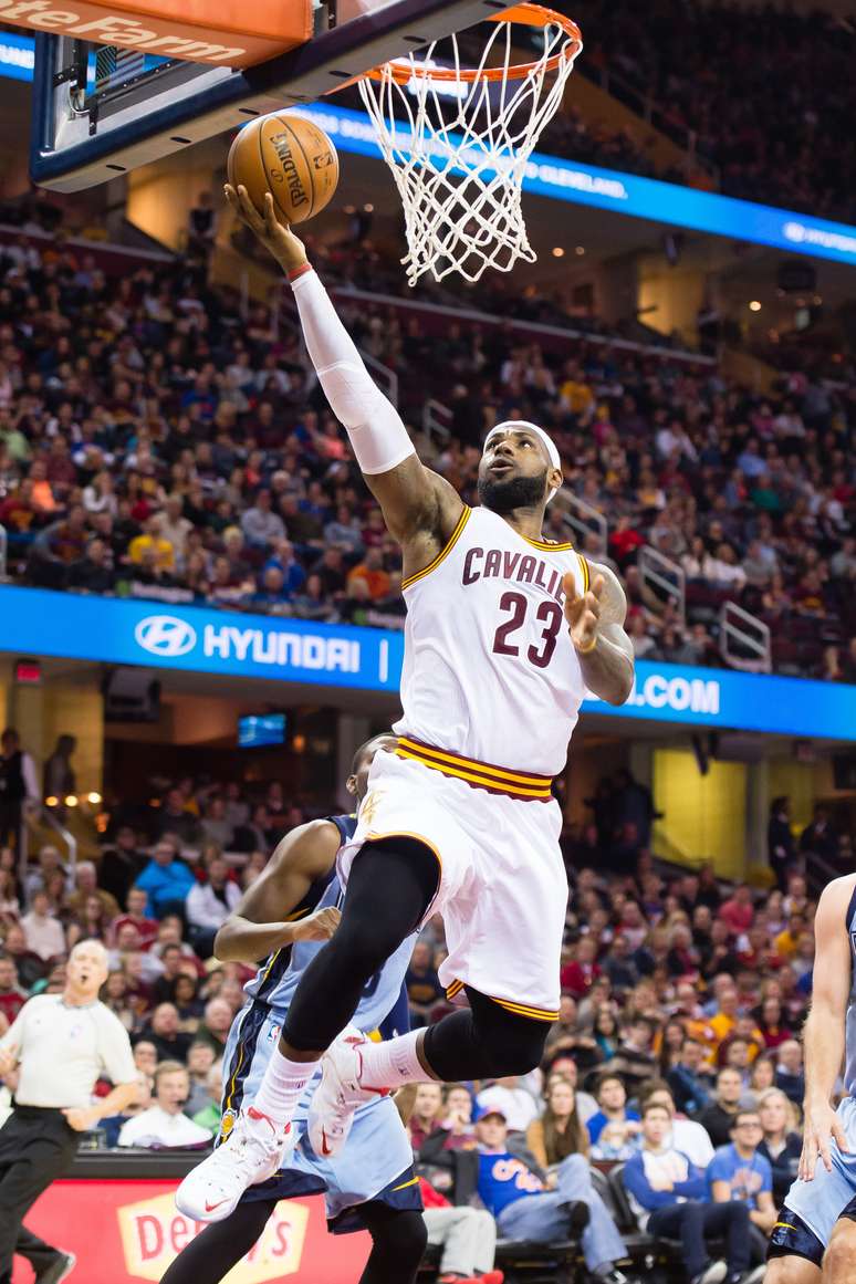 LeBron fez 25 pontos na vitória do Cavaliers sobre o Memphis Grizzlies