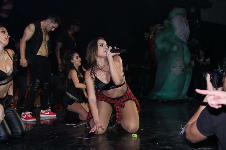 Anitta durante show na Fundição Progresso, no Rio de Janeiro