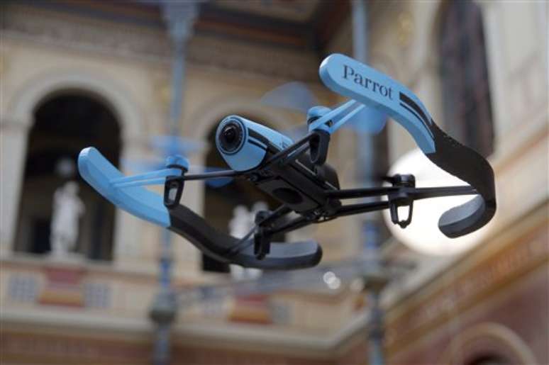 <p>A empresa espera que pessoas utilizem o drone Rapere para evitar espionagem ou invasão às suas vidas, como os paparazzis</p>