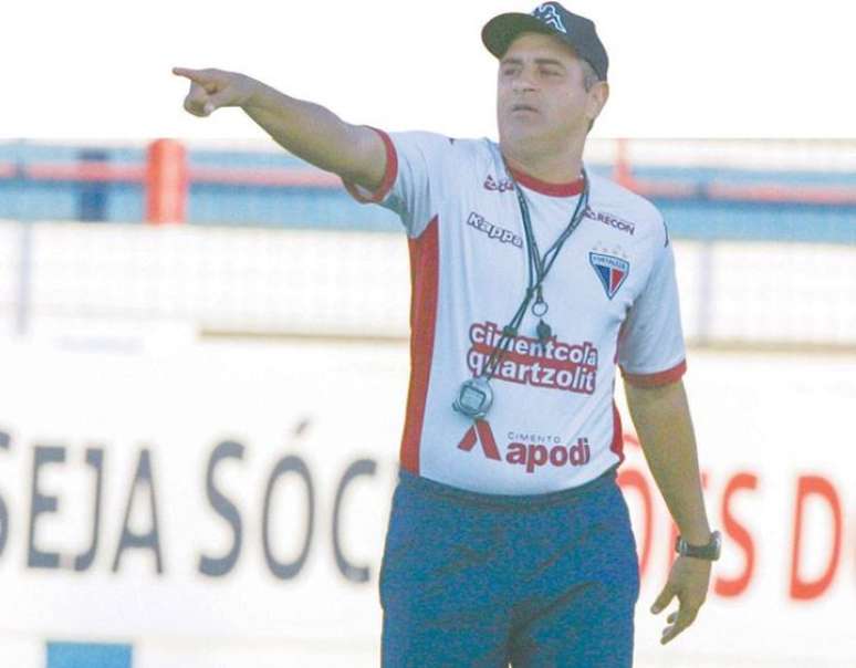 Destaque no Fortaleza, Marcelo Chamusca deve comandar o Atlético-GO em 2015