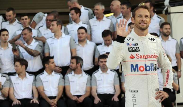 Piloto britânico da equipe McLaren de Fórmula 1 Jenson Button antes do Grande Prêmio de Abu Dhabi. 20/11/2014.