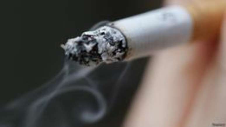 <p>"Começamos a fumar crianças, achando bonito. Fumando escondido. Se nós tivéssemos essas informações, nós não seríamos fumantes, disse uma mulher que move uma ação individual contra a indústria do tabaco</p>