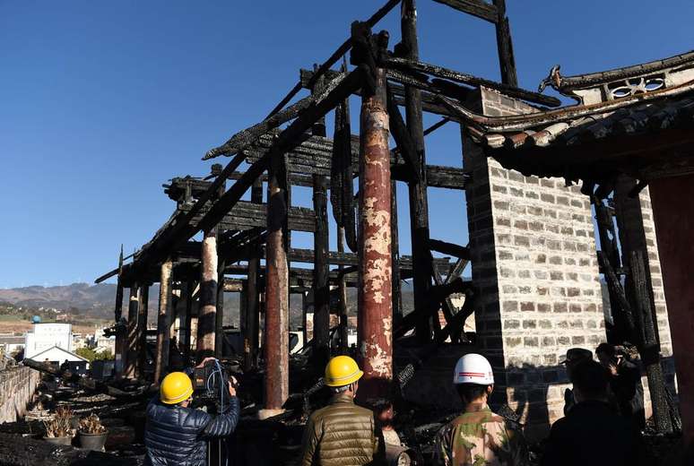 Incêndio destruiu a torre Gongchen, na cidade de Weishan, na China; monumento tinha mais de 600 anos de história