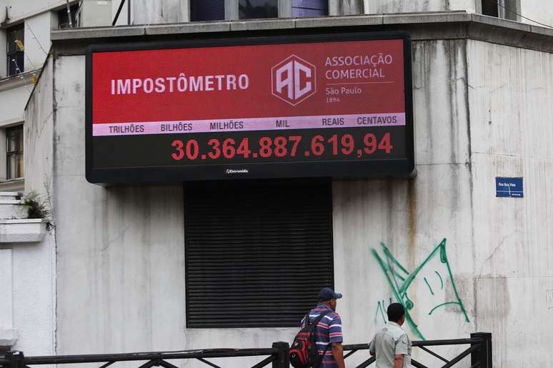 <p>Impostômetro marcou R$ 30 bilhões nesta segunda</p>