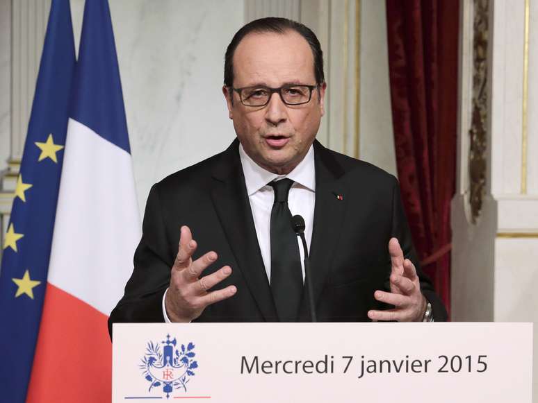 <p>Hollande renovou seu apelo à "Unidade Nacional" e chamou "todos os cidadãos" a comparecer às ruas neste domingo</p>