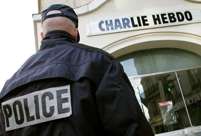 Foto de arquivo da sede do jornal satírico francês Charlie Hebdo em Paris. 09/02/2006
