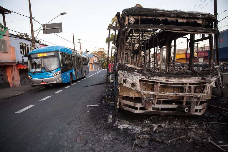 Ônibus foram incendiados em São Paulo nesta quarta