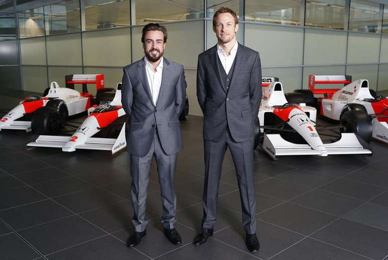 <p>Alonso e&nbsp;Button ser&atilde;o os pilotos da&nbsp;McLaren em 2015</p>