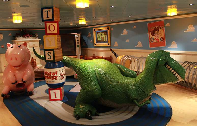 <p>Quarto de Andy, em Toy Story, &eacute; replicado em espa&ccedil;o de atividades para crian&ccedil;as</p>