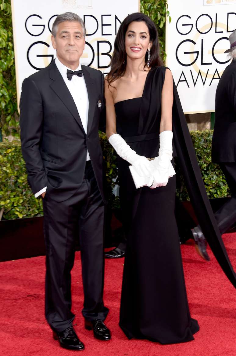 <p>George Clooney e Amal Alamuddin no tapete vermelho do Globo de Ouro</p>