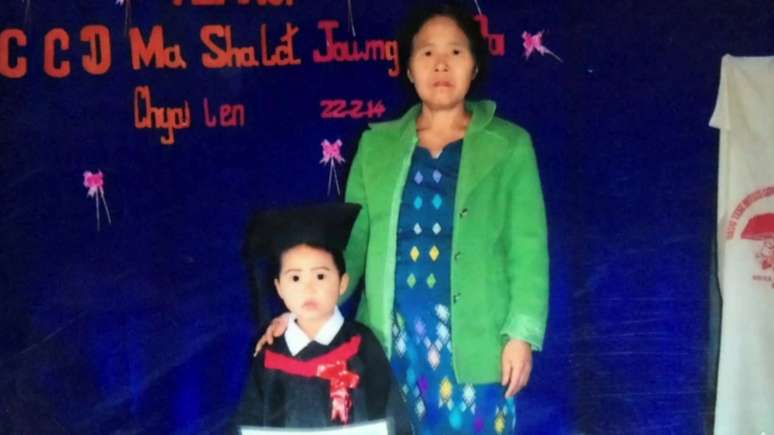 <p>Pequena Khin Khin Oo, de apenas quatro anos, foi vendida para traficantes chineses</p>
