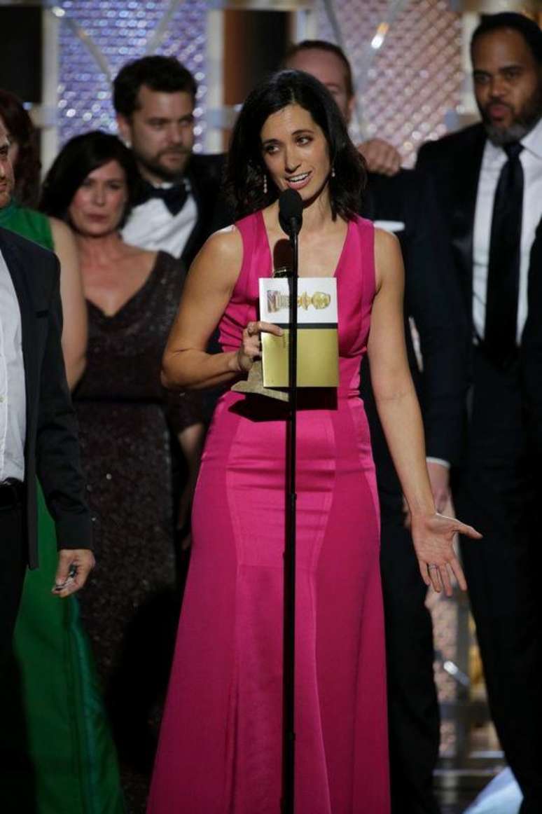 Produtora-executiva Sarah Treem recebe Globo de Ouro de melhor série dramática de TV por "The Affair". 11/01/2015