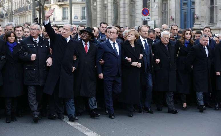 Chefes de Estado participam de marcha solidária em Paris, na França, após os atentados, no domingo. 11/01/2015