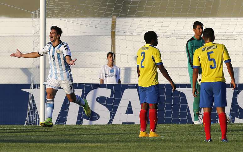 Giovanni aproveitou assistências de Ángel Correa para brilhar