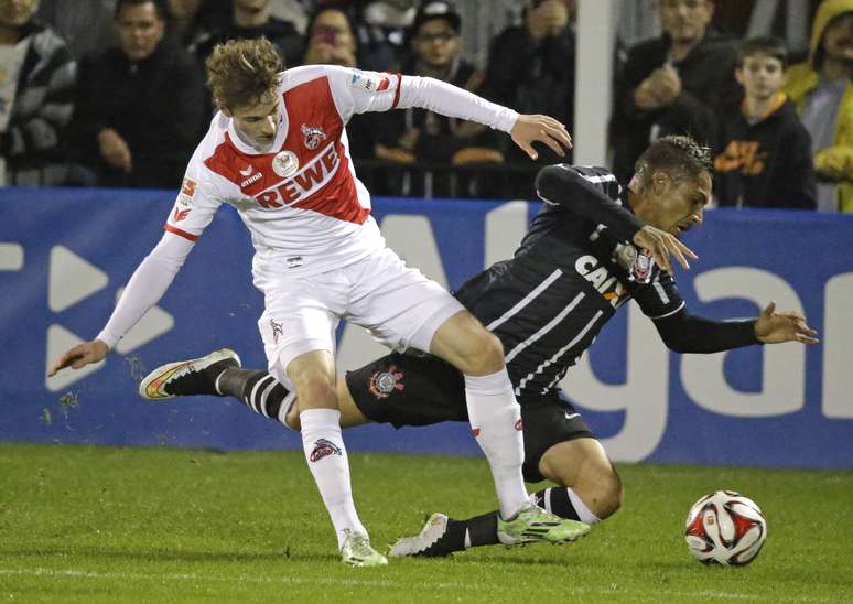 <p>O Corinthians fez, nesta quinta-feira, a sua primeira partida em 2015. Diante do Col&ocirc;nia, da Alemanha, estreou na amistosa Florida Cup, nos EUA, mas n&atilde;o foi bem: perdeu por 1 a 0 e n&atilde;o deu alegrias ao t&eacute;cnico Tite no seu retorno ao clube</p>