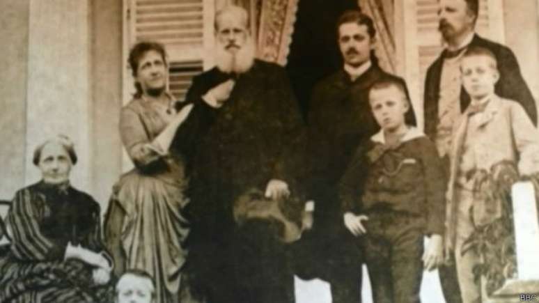 Foi apenas ap&oacute;s a deposi&ccedil;&atilde;o de Dom Pedro II (centro), em 1889, que a pena de morte deixou de ser aplicada no Brasil