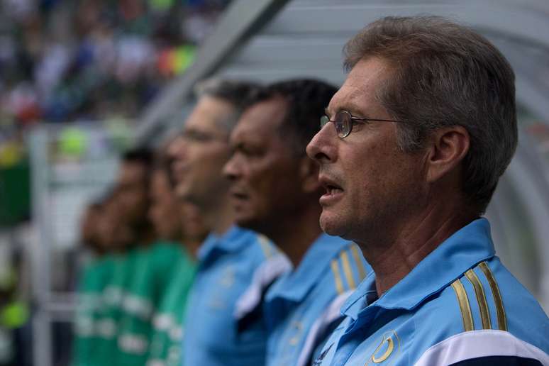 Oswaldo de Oliveira testou várias das novas peças do elenco palmeirense