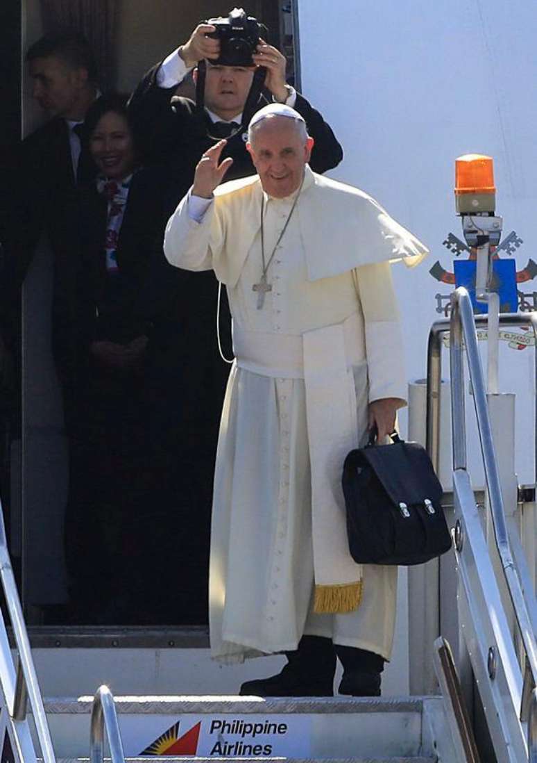 Papa Francisco embarca em avião nas Filipinas de volta para Roma. 19/01/2015