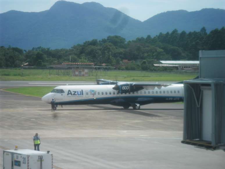 <p>Segundo leitor, não havia espaço o suficiente no avião</p>