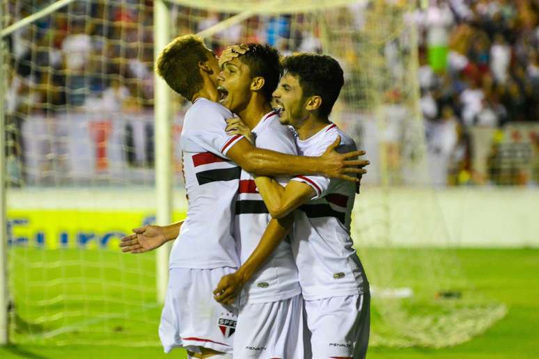 São Paulo vibra com vitória: vingança e clássico pela frente