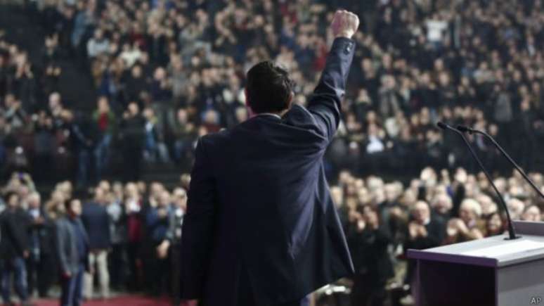 Syriza, coalizão de esquerda, cresceu em popularidade, mas ainda não deve ter maioria no Parlamento