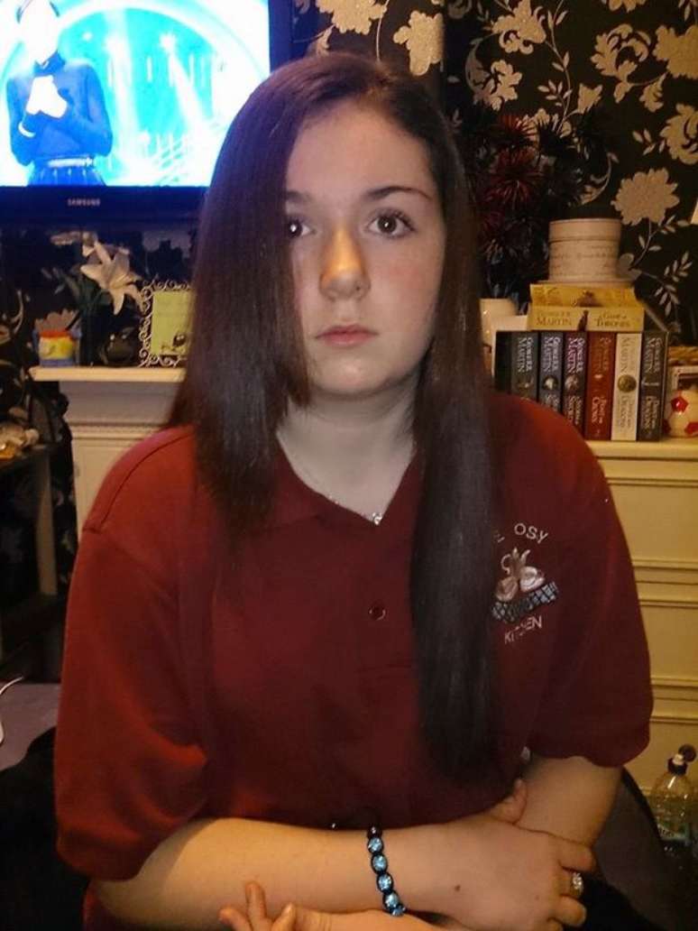 Adolescente teve cabelo cortado em ataque próximo a sua casa
