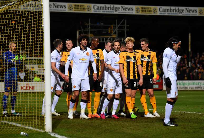 <p>Gigante ingl&ecirc;s receber&aacute; o Cambridge United e donos de carn&ecirc; devem comprar ingresso se quiserem comparecer no pr&oacute;ximo jogo do Ingl&ecirc;s</p>