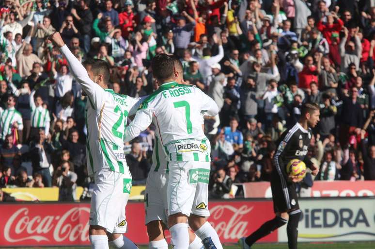 Córdoba saiu na frente logo no primeiro minuto, de pênalti