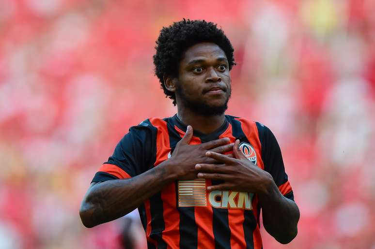 <p>Luiz Adriano tem nova chance com Dunga</p>