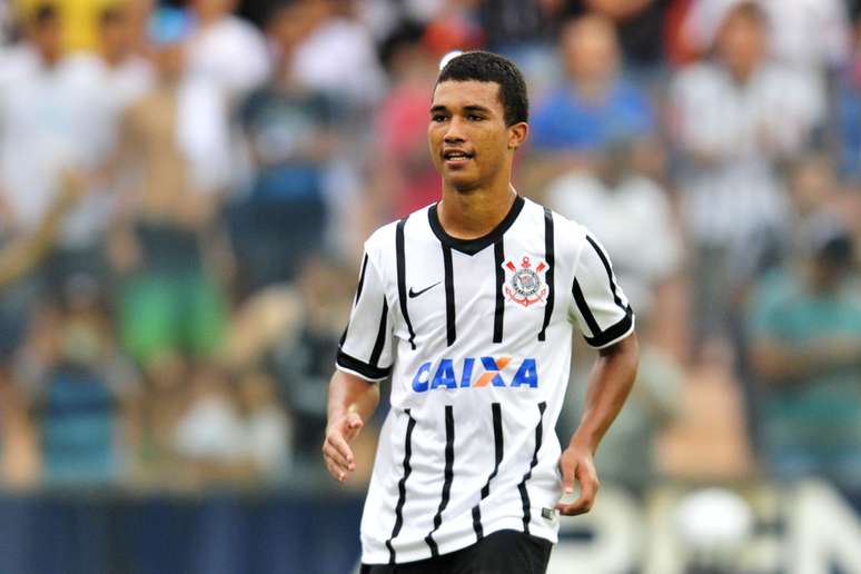 Gustavo Tocantins já fez partidas pelo profissional do Corinthians