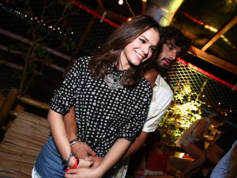 Bruna Marquezine e o namorado, Marlon Teixeira, curtem festa juntos no Rio de Janeiro 