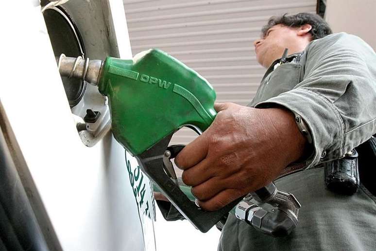 <p>Gasolina ficará mais cara a partir do próximo mês</p>
