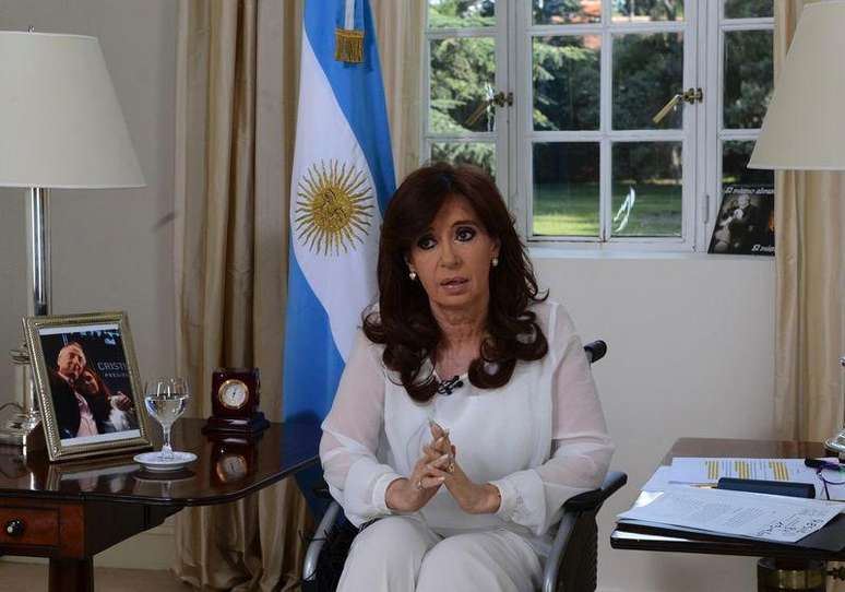 A presidente da Argentina, Cristina Kirchner, pronuncia discurso à nação em cadeia nacional de televisão, em Buenos Aires, nesta segunda-feira. 26/01/2015