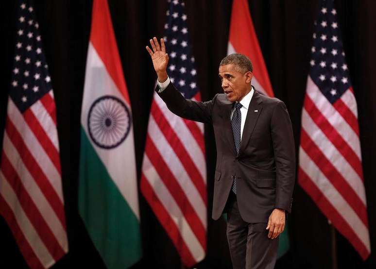 Presidente dos EUA, Barack Obama, acena para o público em discurso em Nova Délhi. 27/01/2015
