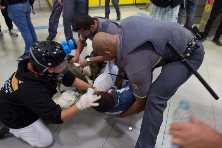 <p>Estação estava lotada no momento da ação da polícia; várias pessoas passaram mal com o gás lacrimogêneo</p>