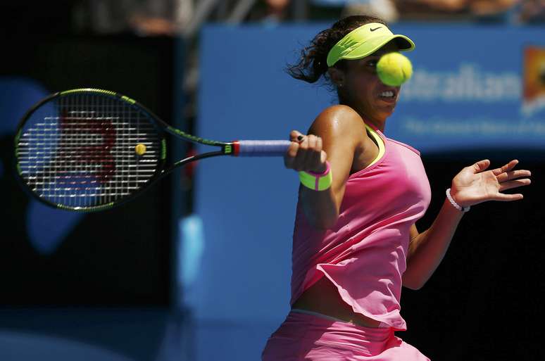 Madison Keys prepara direita contra Venus Williams; jogo de altos e baixos, mas com vitória
