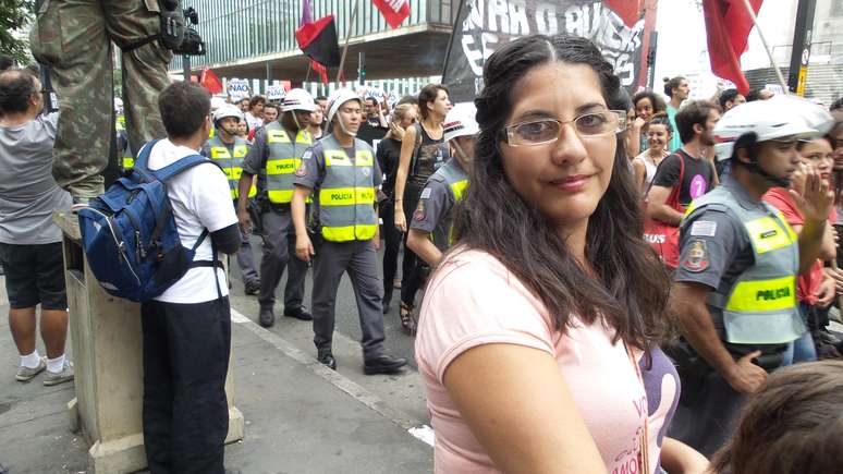 Fabiana Lopes Jaquetane, 37 anos, passava pela Paulista e deu seu apoio ao protesto do MPL pela redução das tarifas do transporte