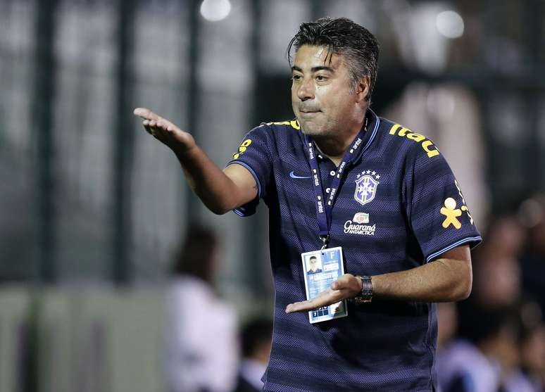 <p>T&eacute;cnico da Sele&ccedil;&atilde;o&nbsp;Sub-20 teria passado orienta&ccedil;&atilde;o aos atletas mesmo suspenso</p>