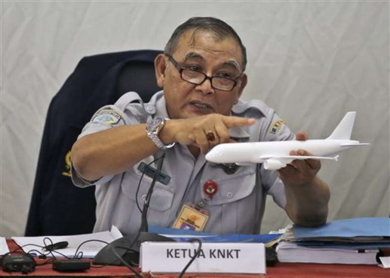 <p>Autoridades de Indonésia explicam que o avião fez um ângulo de inclinação perigoso </p>