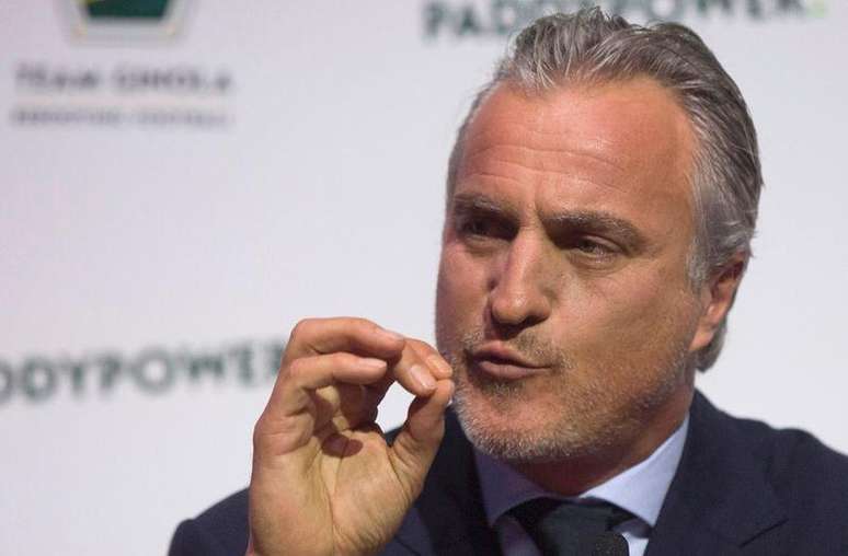 Ex-jogador francês David Ginola concede entrevista em Londres. 16/01/2015.